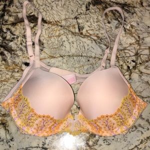 Used VS 34B Push-Up Lace detailing